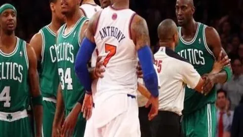 “2025年上海学生羽毛球赛：翱翔青春，羽动未来”