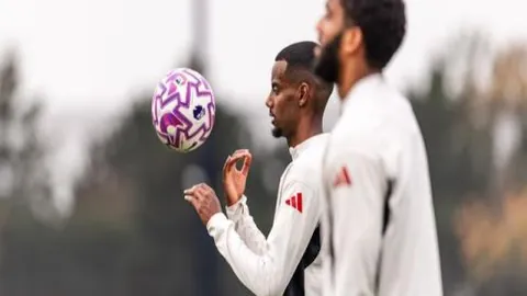 激情碰撞！土超焦点之战，信心爆棚，热血沸腾！